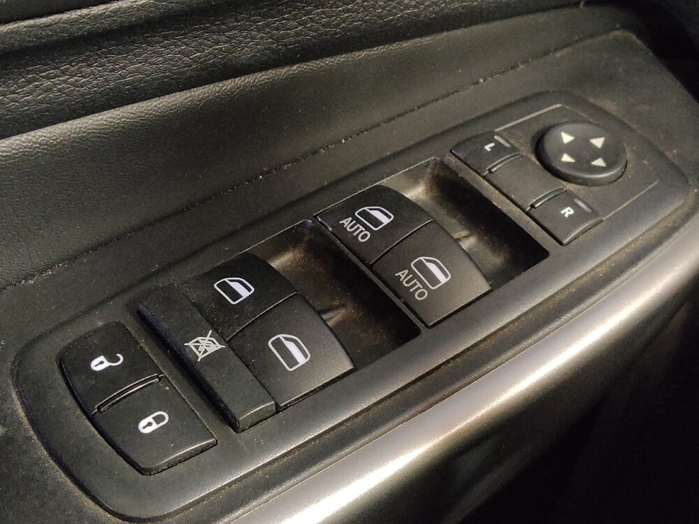 2020 Jeep Cherokee in Houston, TX 77034 - 18116786 27