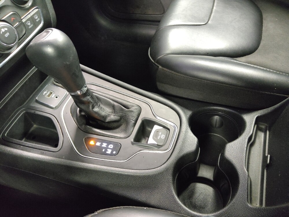 2020 Jeep Cherokee in Houston, TX 77034 - 18116786 26