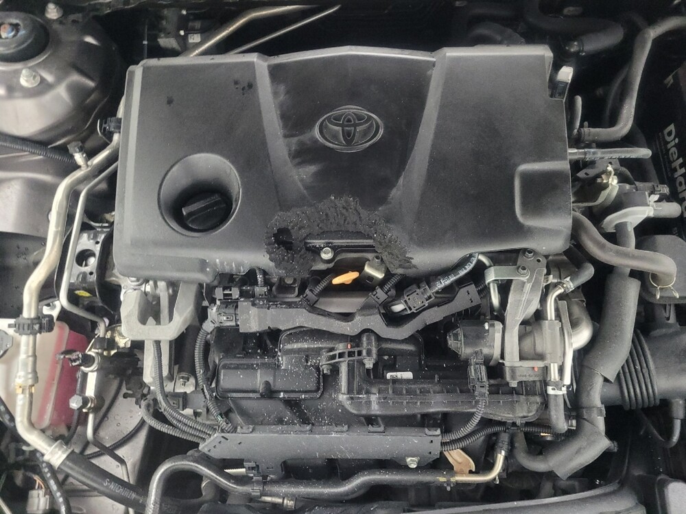 2019 Toyota Camry in Indianapolis, IN 46219 - 18116793 30