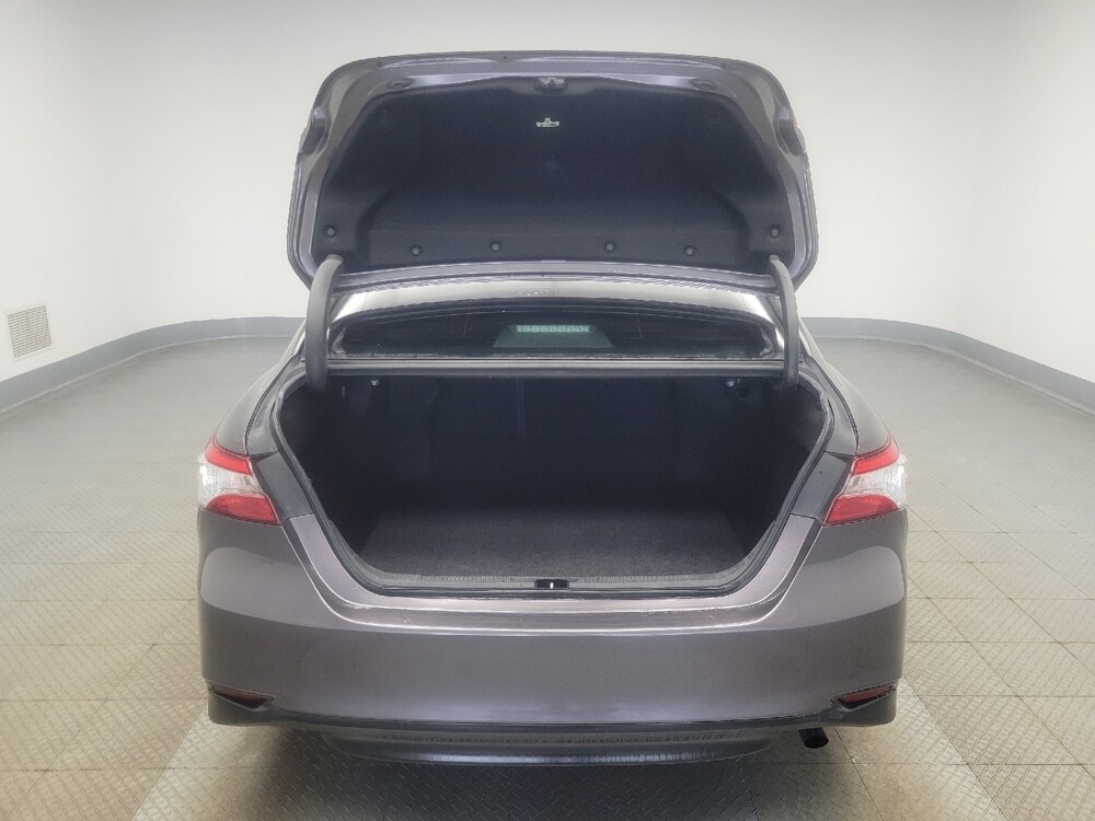 2019 Toyota Camry in Indianapolis, IN 46219 - 18116793 29