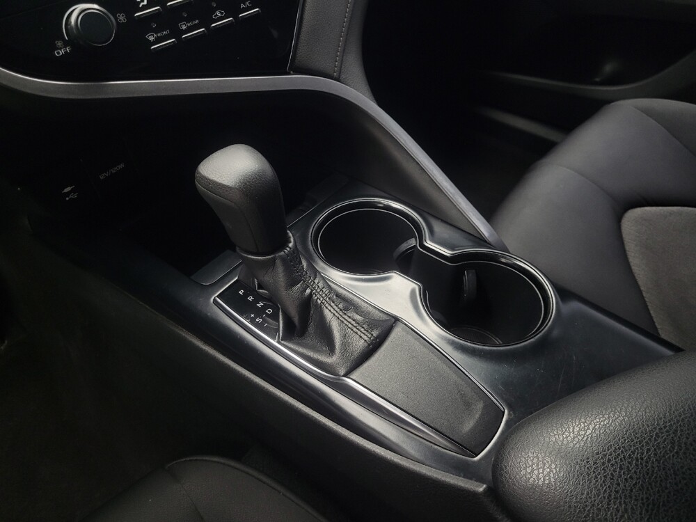 2019 Toyota Camry in Indianapolis, IN 46219 - 18116793 26