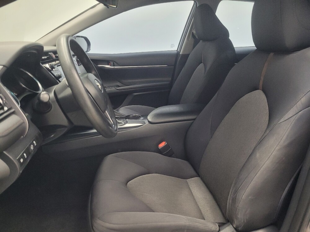 2019 Toyota Camry in Indianapolis, IN 46219 - 18116793 17