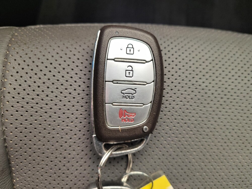 2016 Hyundai Elantra in Columbus, OH 43228 - 18116796 32