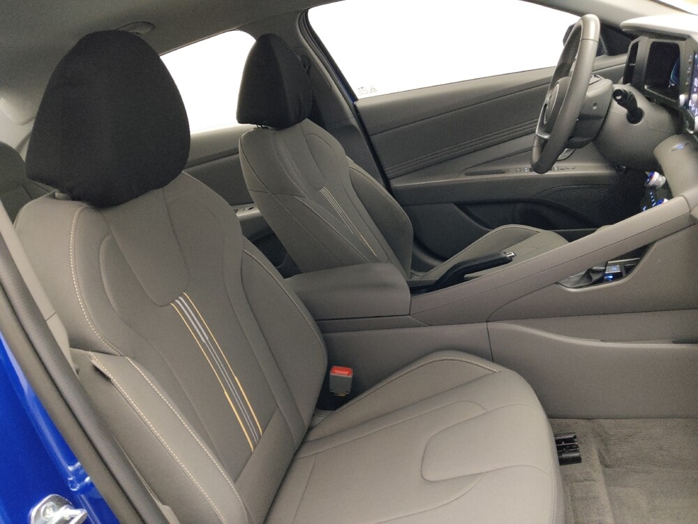 2025 Hyundai Elantra in Conyers, GA 30094 - 18116803 21