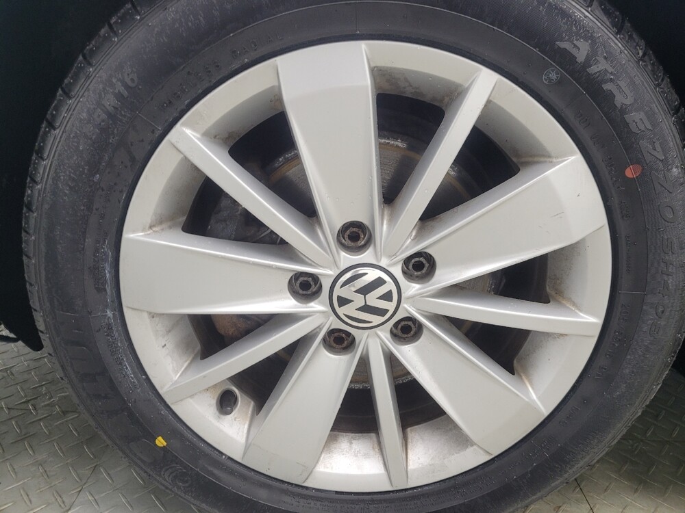 2015 Volkswagen Jetta in Indianapolis, IN 46219 - 18116832 31