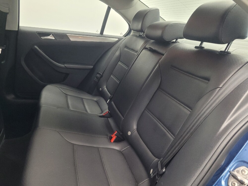 2015 Volkswagen Jetta in Indianapolis, IN 46219 - 18116832 18