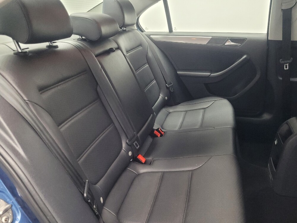 2015 Volkswagen Jetta in Indianapolis, IN 46219 - 18116832 19