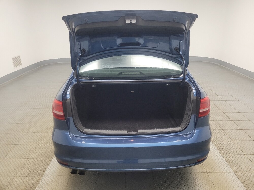 2015 Volkswagen Jetta in Indianapolis, IN 46219 - 18116832 29