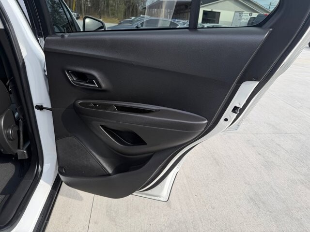 2020 Chevrolet Trax in Knoxville, TN 37920 - 18116841 10