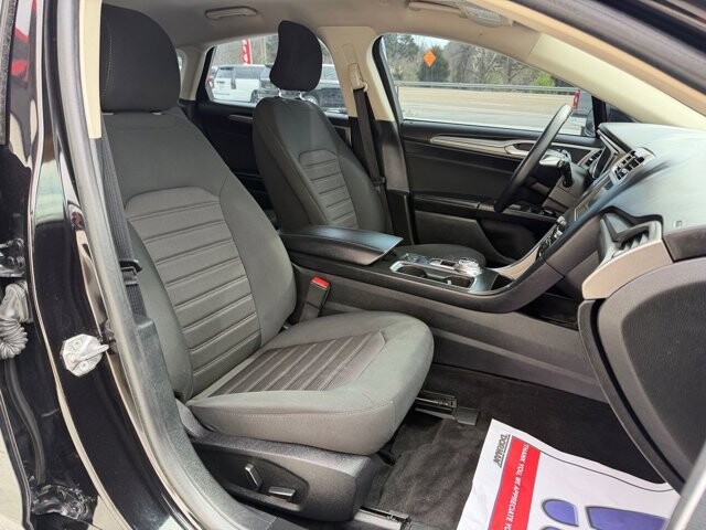 2019 Ford Fusion in Knoxville, TN 37920 - 18116842 17