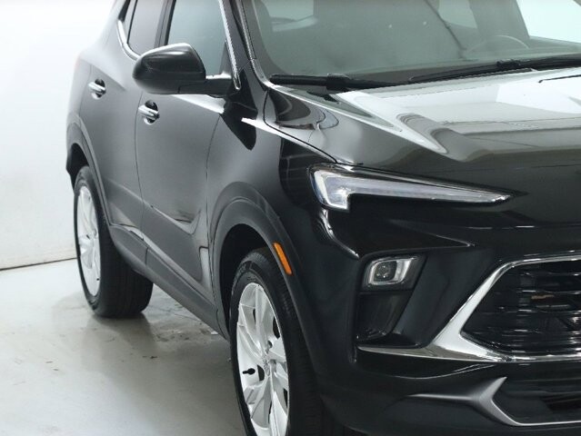 2025 Buick Encore GX in Bedford, OH 44146 - 18116848 8