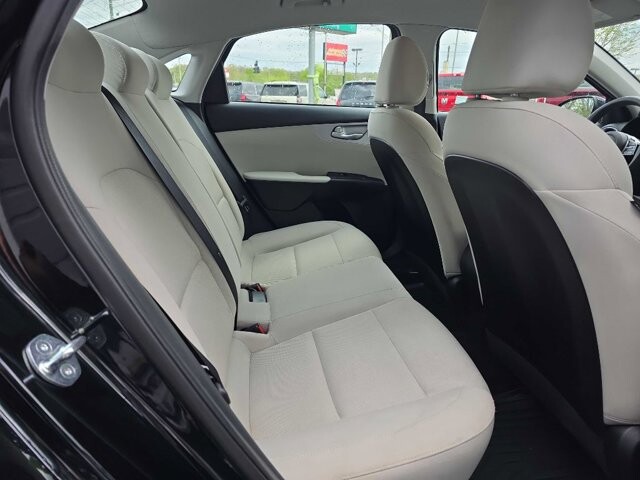 2023 Kia Forte in Knoxville, TN 37912 - 18116858 9