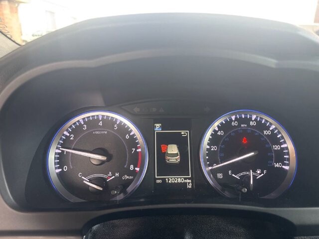 2017 Toyota Highlander in Knoxville, TN 37912 - 18116859 7