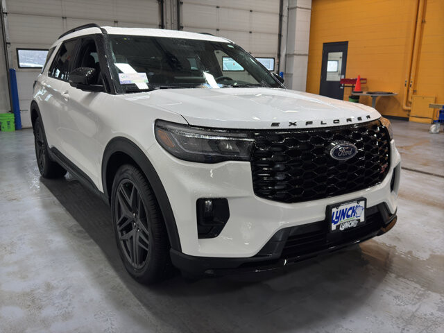 2025 Ford Explorer in Burlington, WI 53105 - 18116874 7
