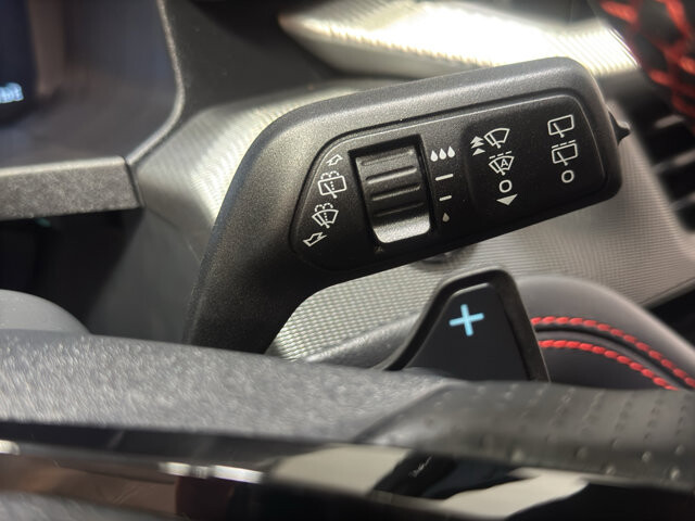 2025 Ford Explorer in Burlington, WI 53105 - 18116874 27