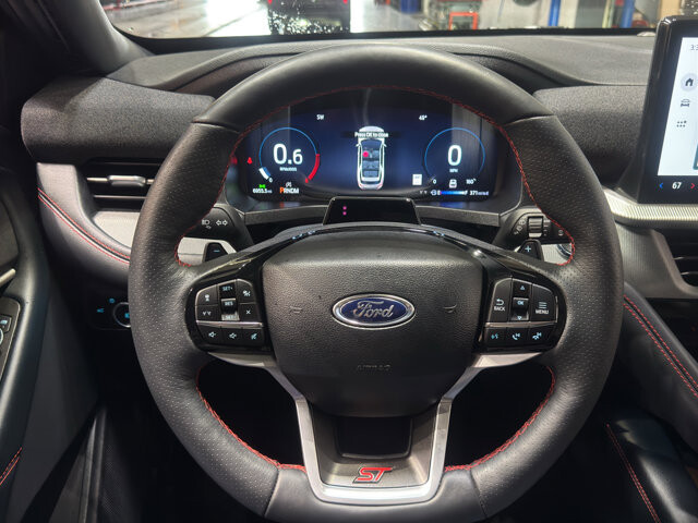 2025 Ford Explorer in Burlington, WI 53105 - 18116874 23