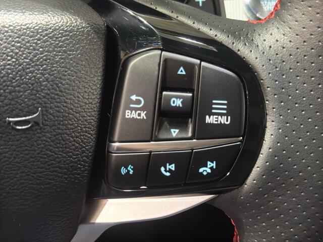 2025 Ford Explorer in Burlington, WI 53105 - 18116874 26