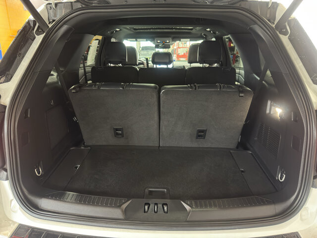 2025 Ford Explorer in Burlington, WI 53105 - 18116874 21