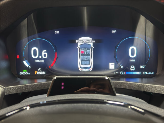 2025 Ford Explorer in Burlington, WI 53105 - 18116874 28