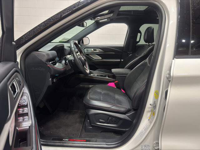 2025 Ford Explorer in Burlington, WI 53105 - 18116874 15