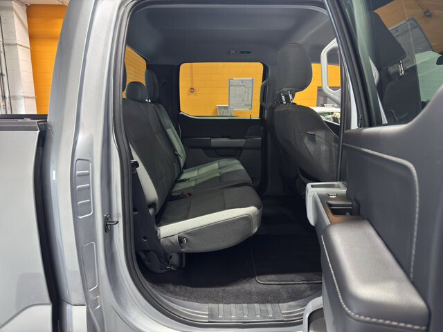 2025 Ford F150 in Burlington, WI 53105 - 18116876 19