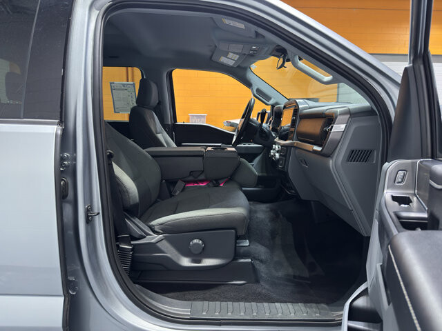 2025 Ford F150 in Burlington, WI 53105 - 18116876 18