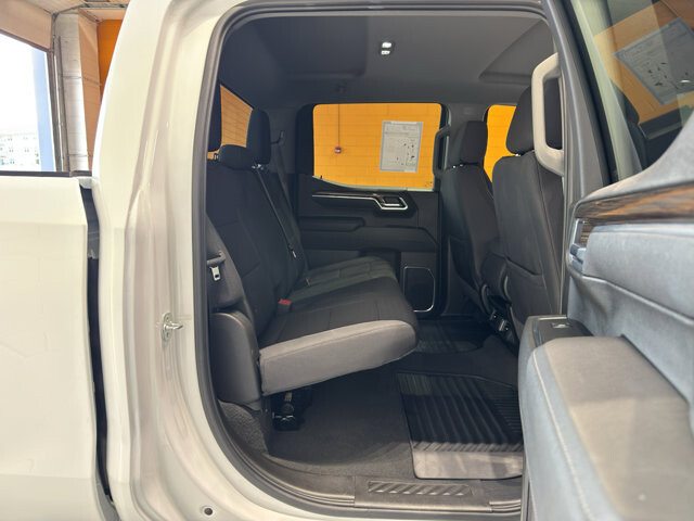 2025 Chevrolet Silverado 1500 in Burlington, WI 53105 - 18116878 19