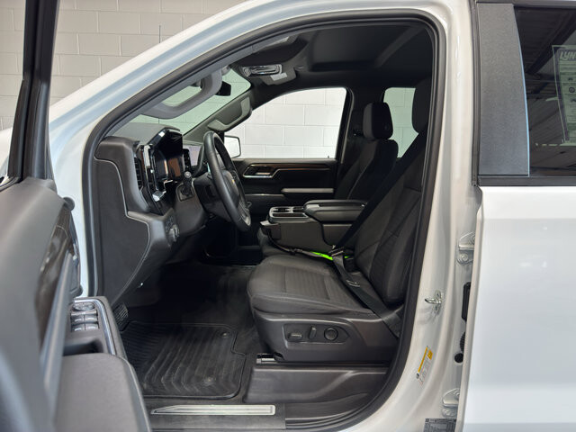 2025 Chevrolet Silverado 1500 in Burlington, WI 53105 - 18116878 14