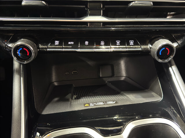 2024 Chevrolet Traverse in Burlington, WI 53105 - 18116880 34