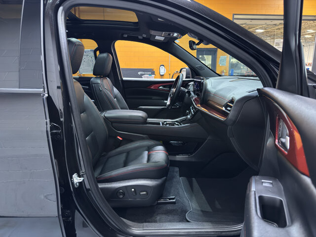 2024 Chevrolet Traverse in Burlington, WI 53105 - 18116880 20