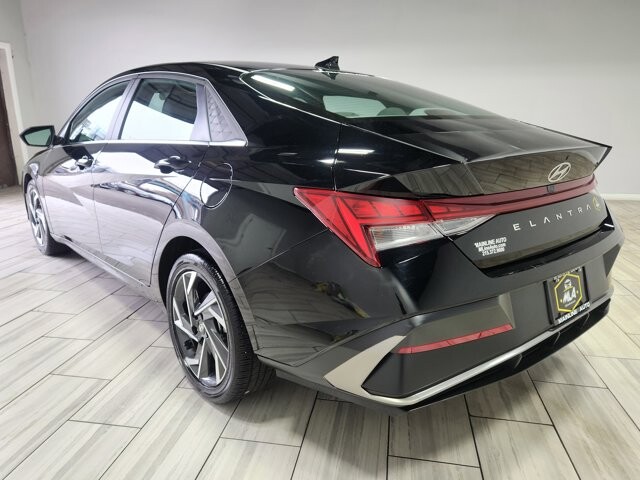 2025 Hyundai Elantra in Cinnaminson, NJ 08077 - 18116886 3