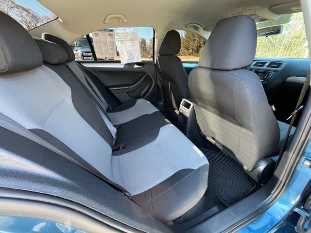 2017 Volkswagen Jetta in Flowery Branch, GA 30542 - 18116923 11