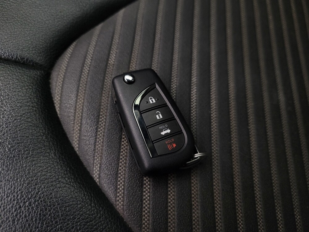 2020 Toyota Camry in Phoenix, AZ 85015 - 18116995 32