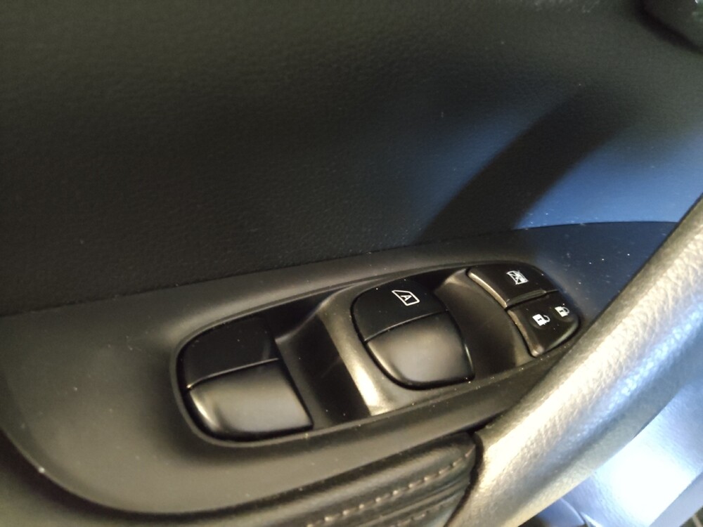 2020 Nissan Rogue in Tampa, FL 33619 - 18117000 27