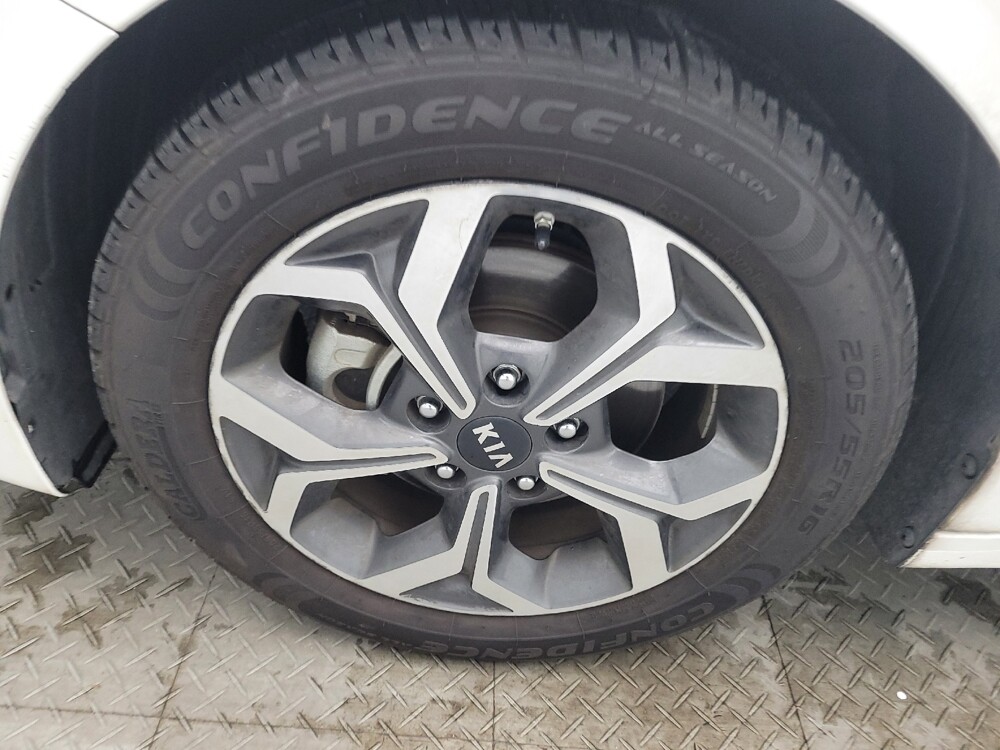 2019 Kia Forte in Conway, SC 29526 - 18117037 31