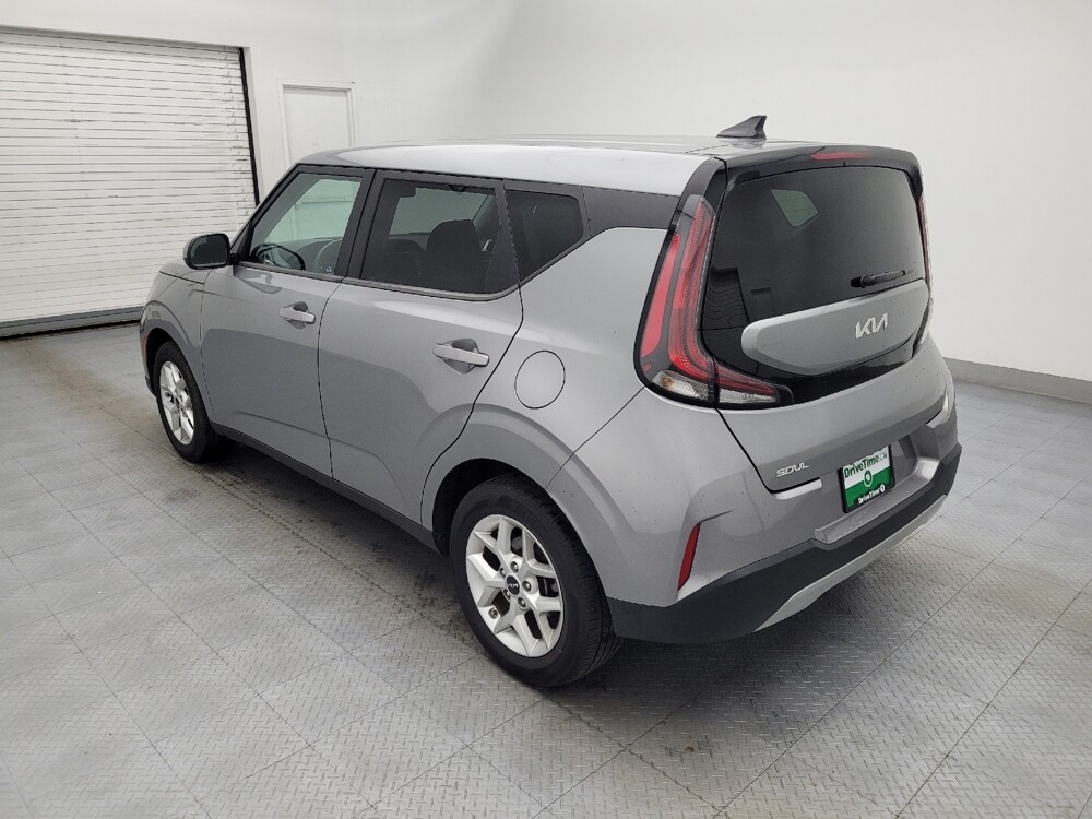 2023 Kia Soul in Charlotte, NC 28213 - 18117052 3