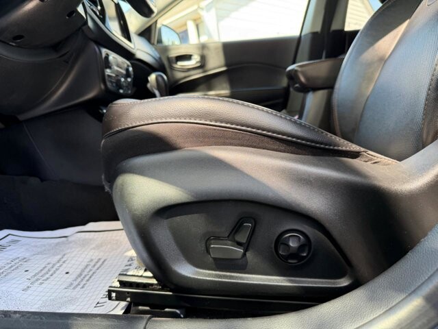 2021 Jeep Compass in Baltimore, MD 21225 - 18117060 30