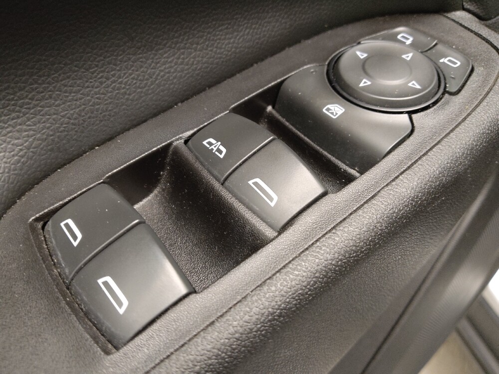 2019 Chevrolet Equinox in Lakewood, CO 80215 - 18117074 27