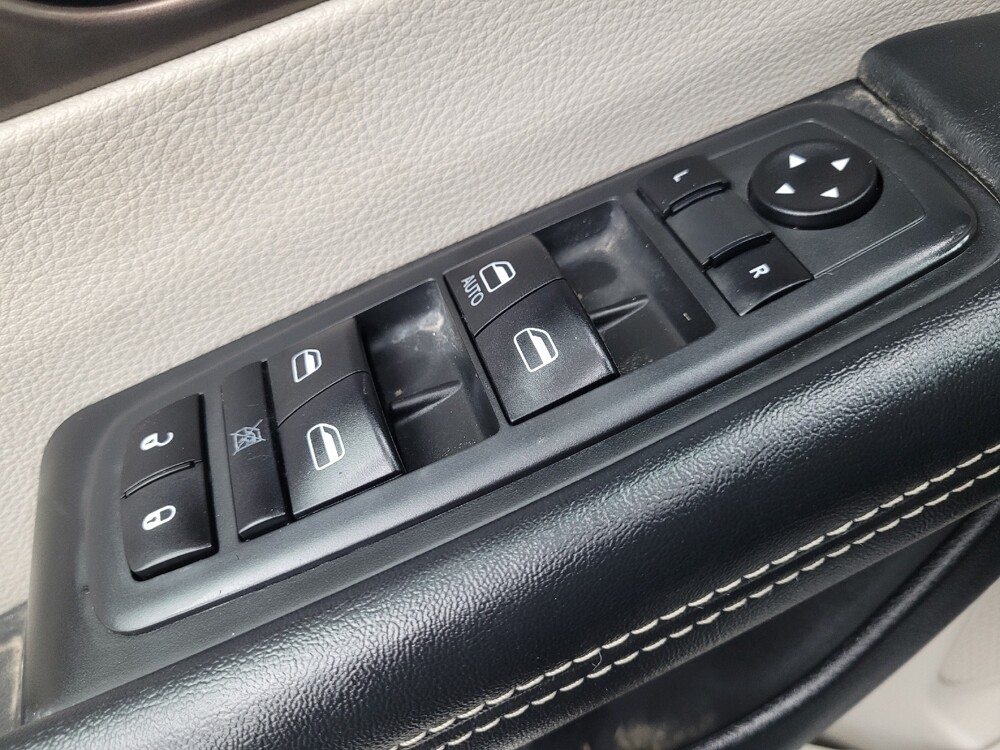 2020 Chrysler Voyager in Memphis, TN 38128 - 18117088 27