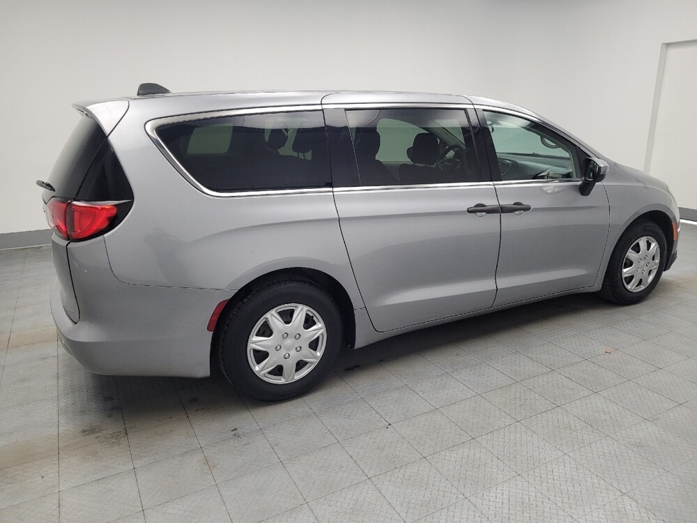 2020 Chrysler Voyager in Memphis, TN 38128 - 18117088 10