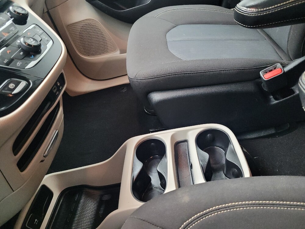 2020 Chrysler Voyager in Memphis, TN 38128 - 18117088 26