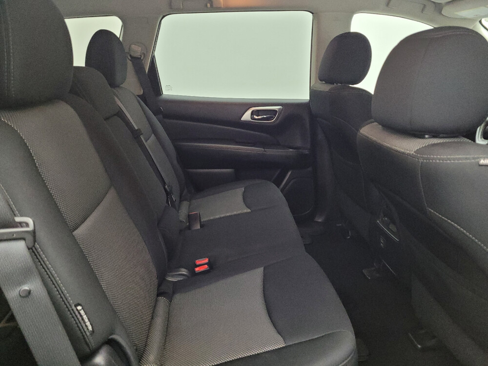 2018 Nissan Pathfinder in Toledo, OH 43617 - 18117101 19