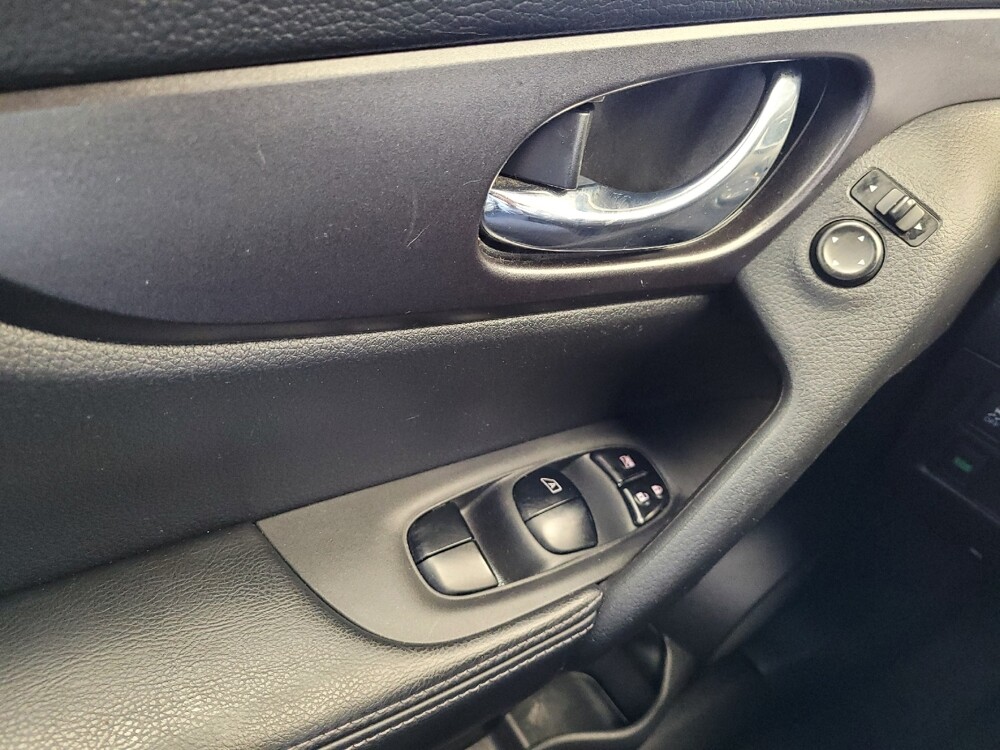 2016 Nissan Rogue in Miamisburg, OH 45342 - 18117102 27