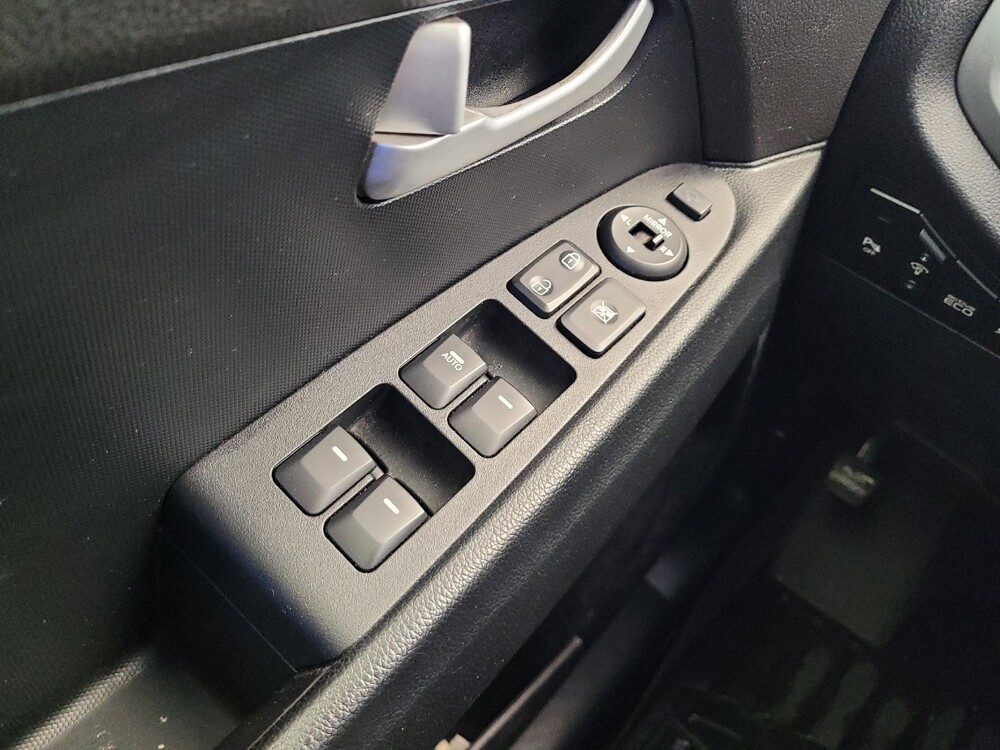 2016 Kia Sportage in Toledo, OH 43617 - 18117103 27