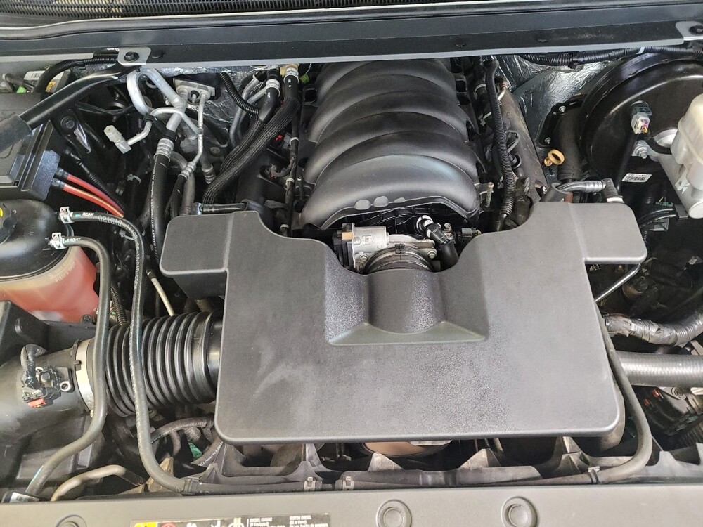 2018 Chevrolet Tahoe in Toledo, OH 43617 - 18117106 30