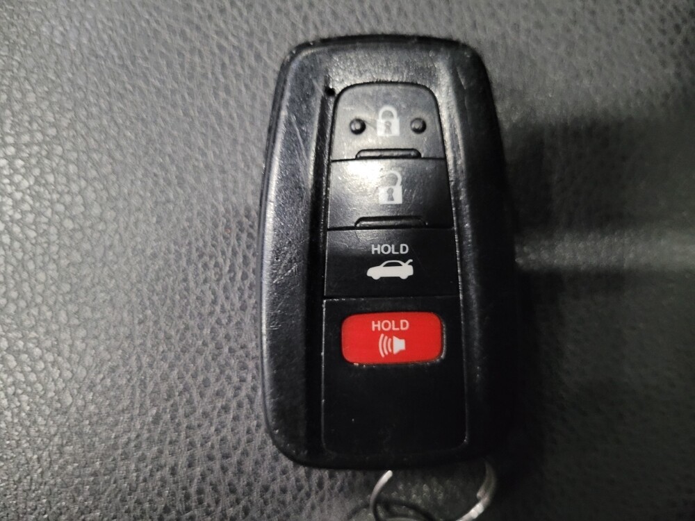 2019 Toyota Camry in Plymouth Meeting, PA 19462 - 18117128 32