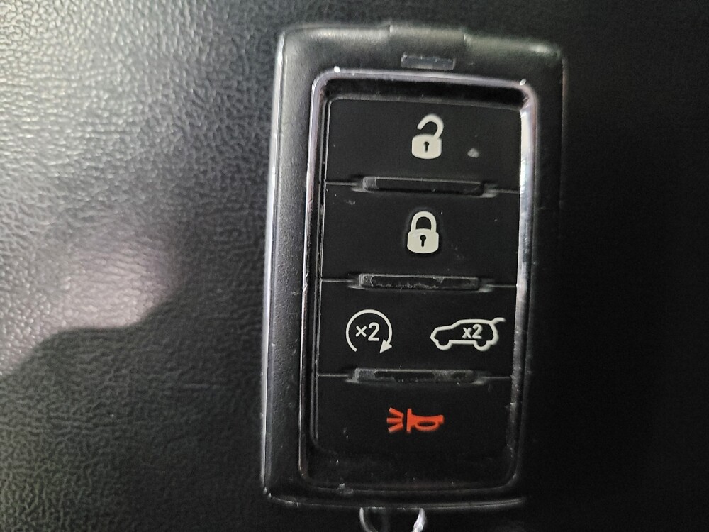 2022 Jeep Grand Cherokee L in Pittsburgh, PA 15237 - 18117137 32