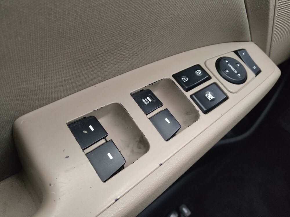 2017 Hyundai Elantra in Wichita, KS 67207 - 18117146 27