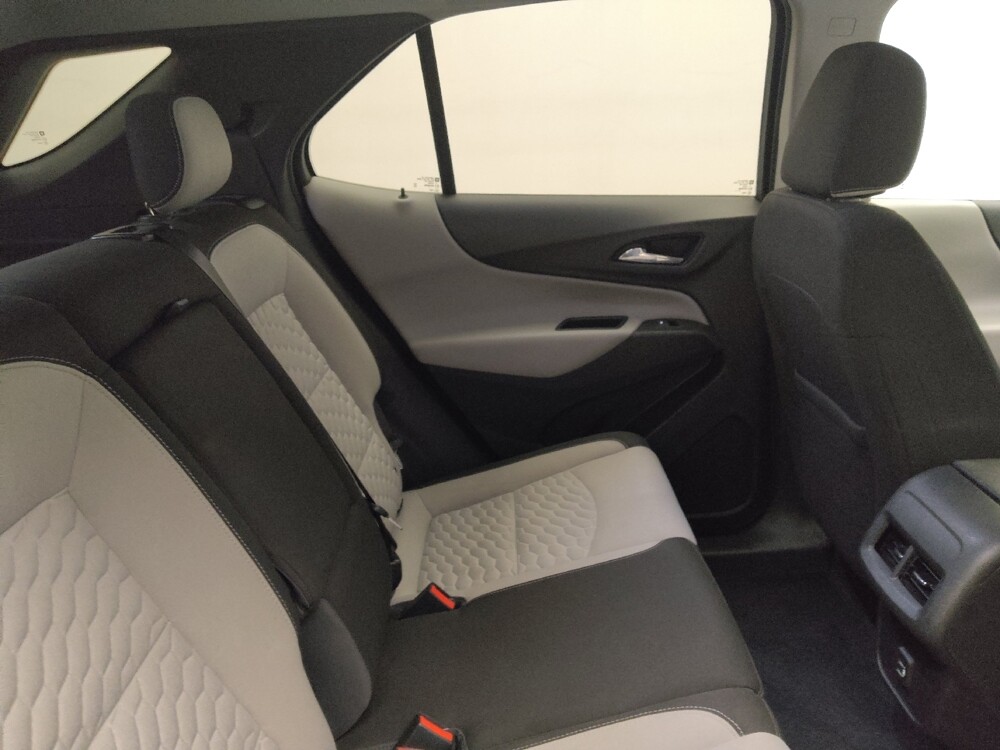 2020 Chevrolet Equinox in Midlothian, IL 60445 - 18117155 19