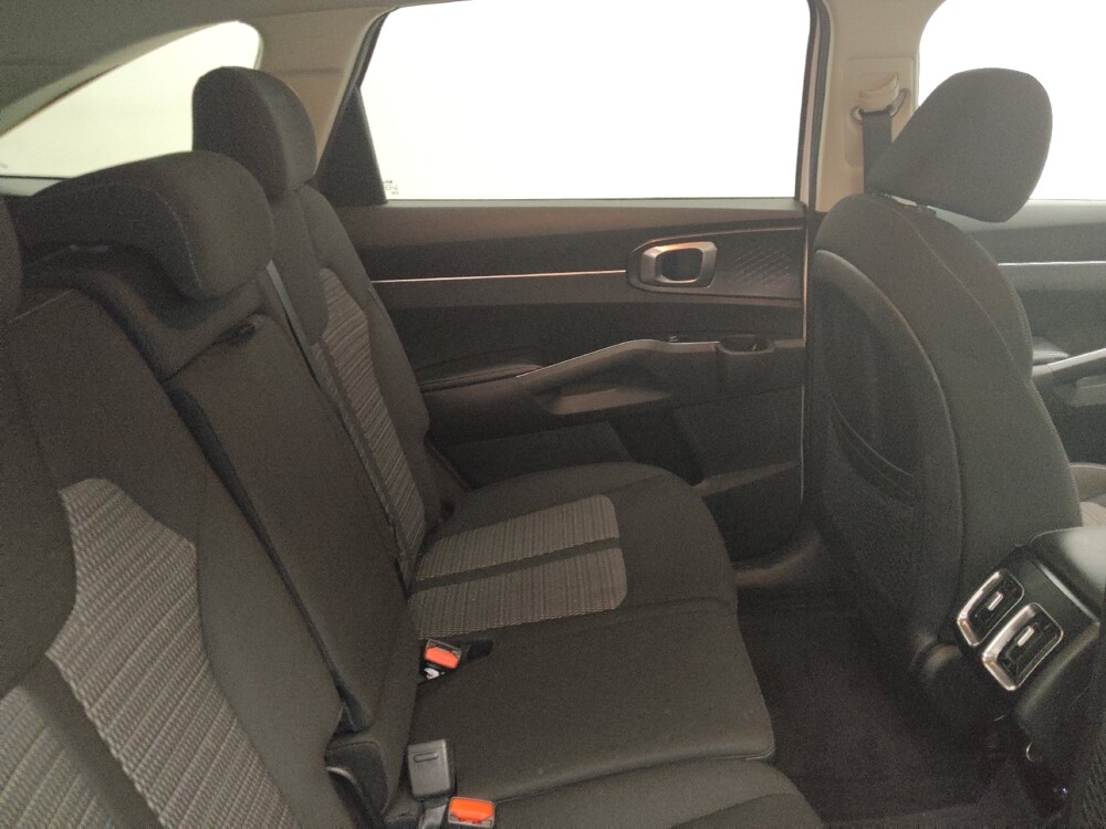 2021 Kia Sorento in Des Moines, IA 50310 - 18117158 19